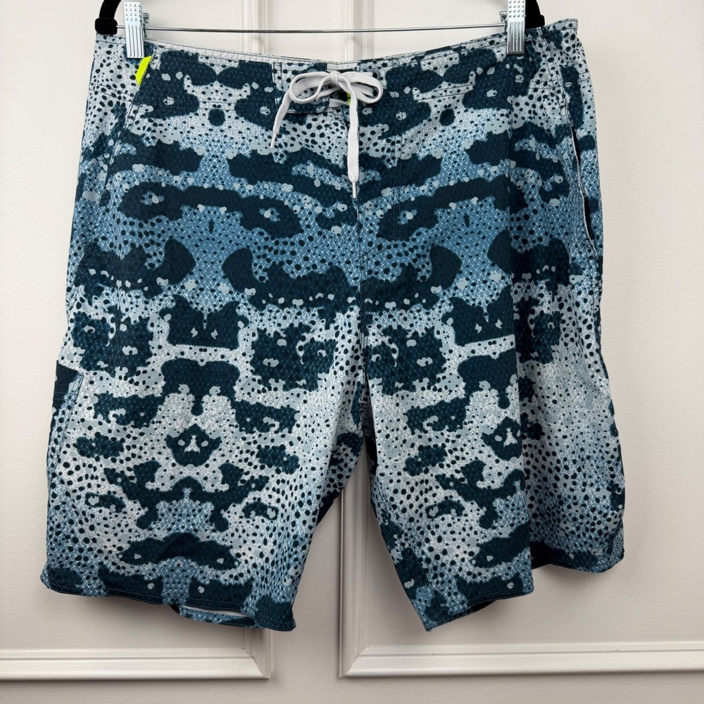 AFTCO Mens Blue Snakeskin Print Fishing Board Shorts Size 38 Pliers Pocket
